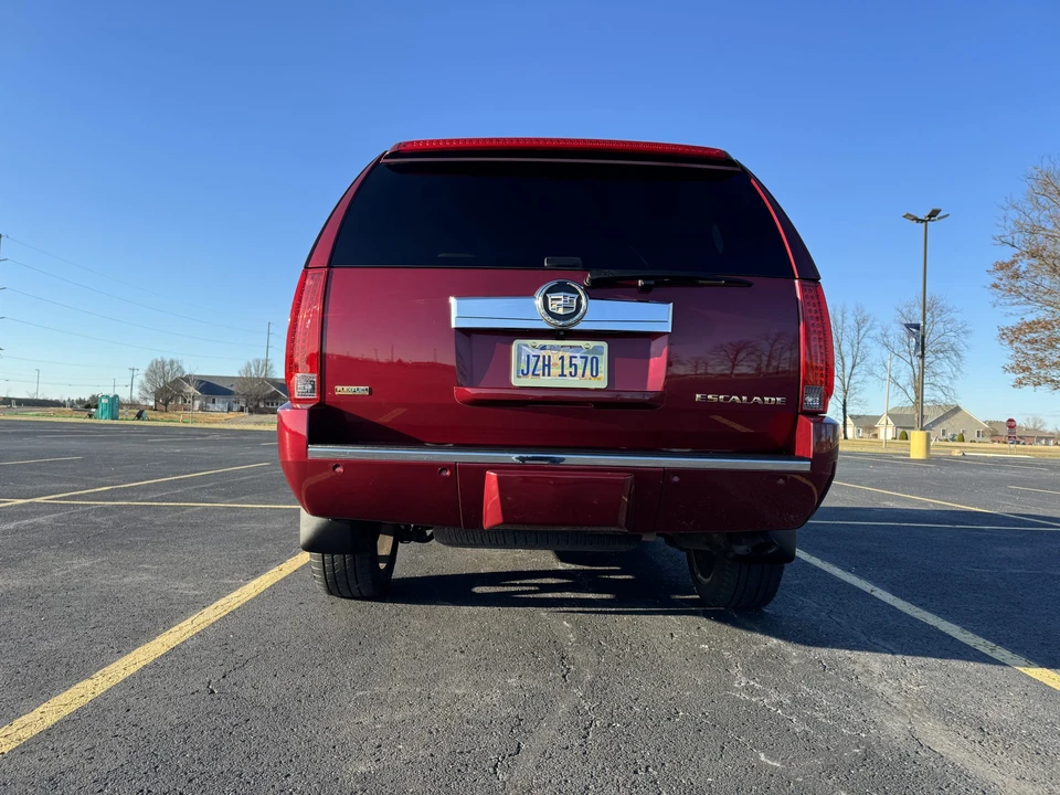 2011 Cadillac Escalade & EXT 3rd Gen - Image 8 of 31