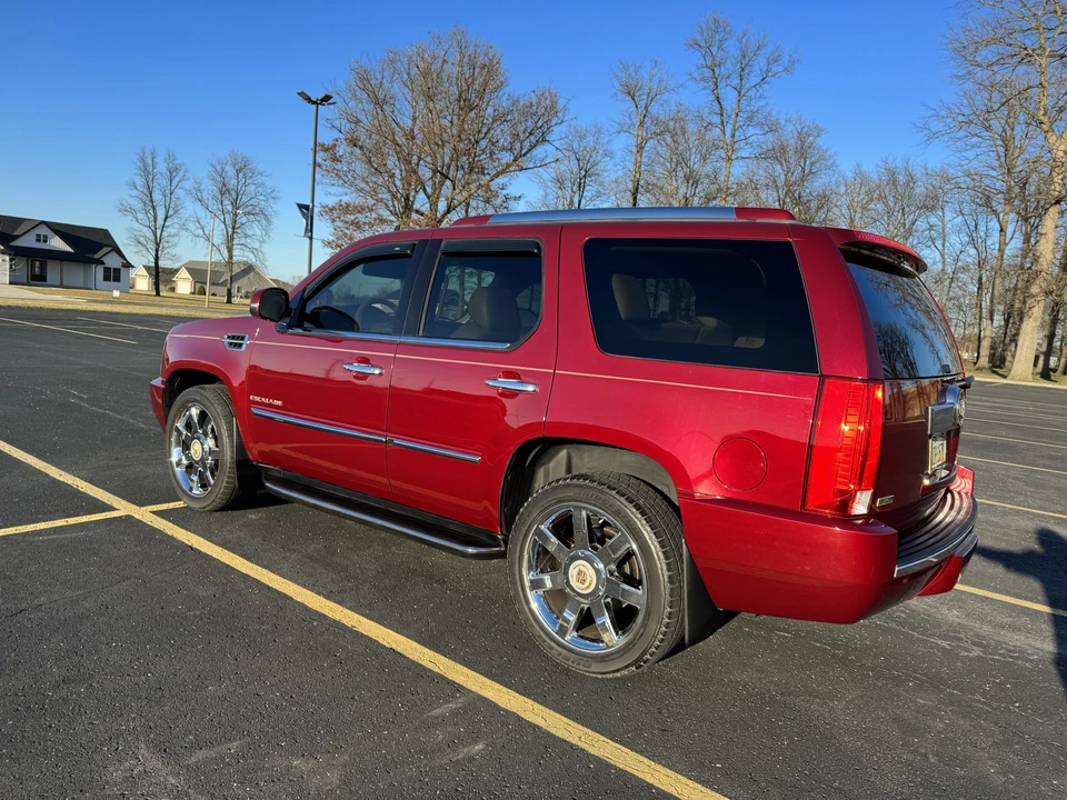 2011 Cadillac Escalade & EXT 3rd Gen - Image 6 of 31