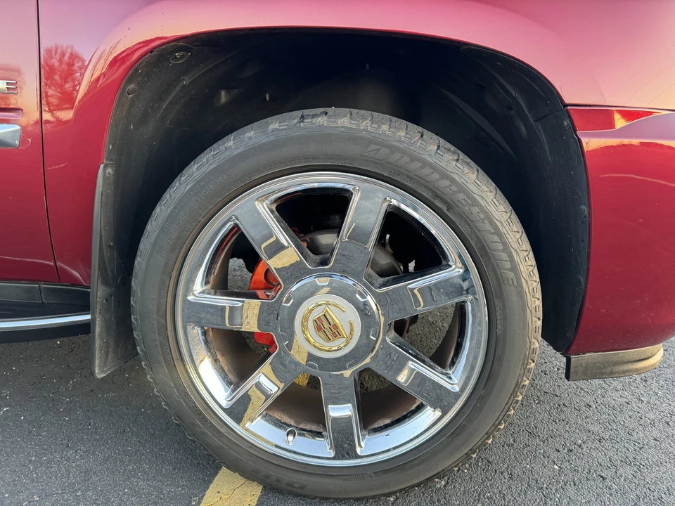 2011 Cadillac Escalade & EXT 3rd Gen - Image 16 of 31