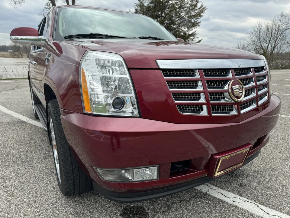 2011 Cadillac Escalade & EXT 3rd Gen - Image 11 of 31