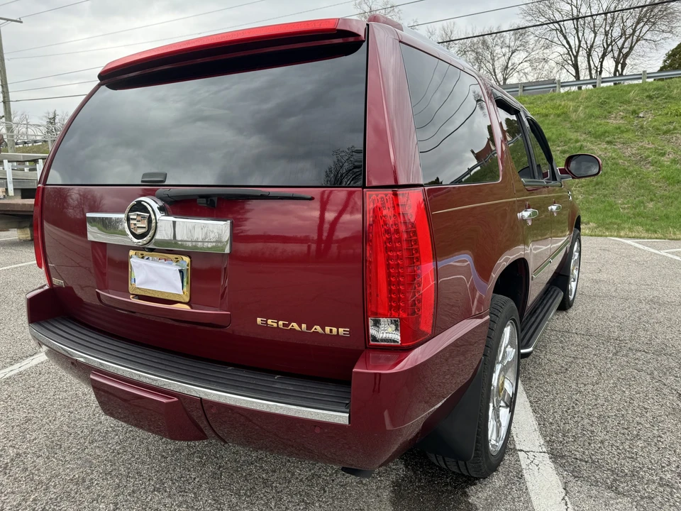 2011 Cadillac Escalade & EXT 3rd Gen - Image 13 of 31