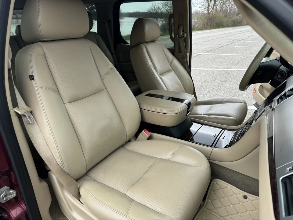 2011 Cadillac Escalade & EXT 3rd Gen - Image 23 of 31