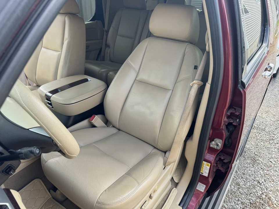 2011 Cadillac Escalade & EXT 3rd Gen - Image 21 of 31