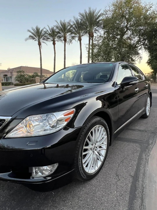 2011 Lexus LS 4th Gen - Image 26 of 31
