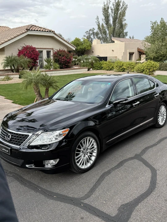 2011 Lexus LS 4th Gen - Image 3 of 31