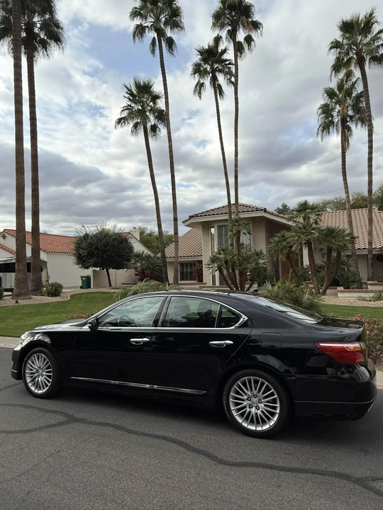 2011 Lexus LS 4th Gen - Image 6 of 31