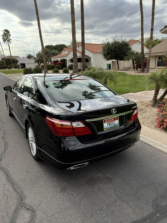 2011 Lexus LS 4th Gen - Image 8 of 31