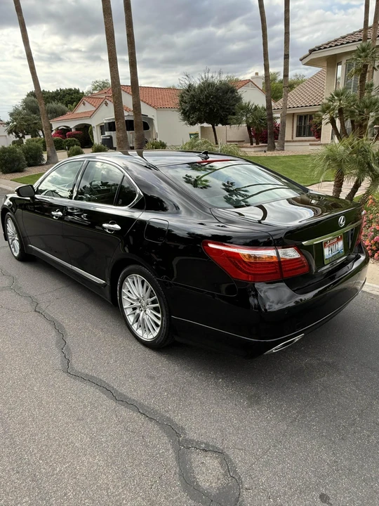 2011 Lexus LS 4th Gen - Image 7 of 31