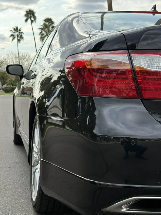 2011 Lexus LS 4th Gen - Image 28 of 31