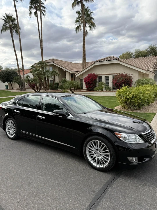 2011 Lexus LS 4th Gen - Image 10 of 31
