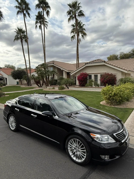 2011 Lexus LS 4th Gen - Image 11 of 31