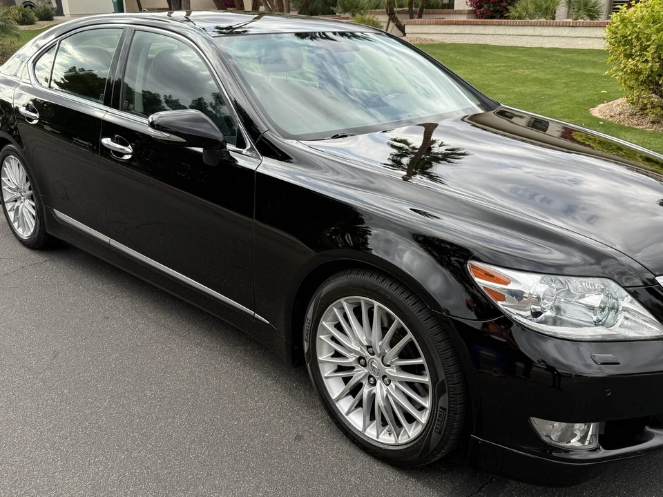 2011 Lexus LS 4th Gen - Image 25 of 31