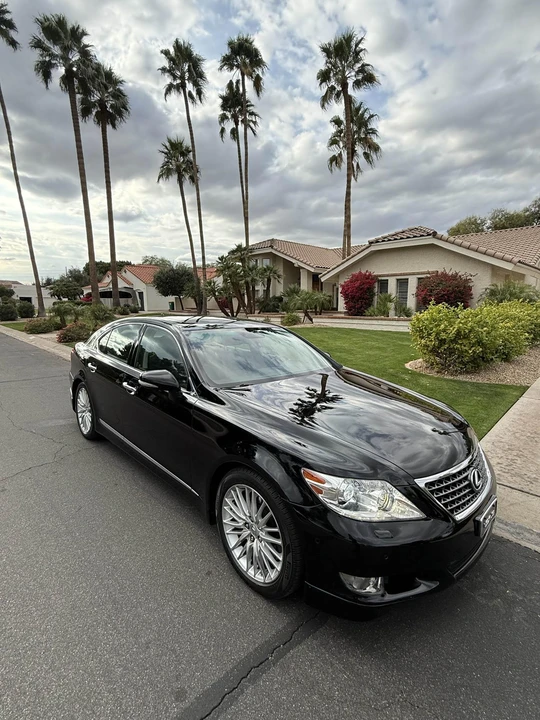 2011 Lexus LS 4th Gen - Image 12 of 31