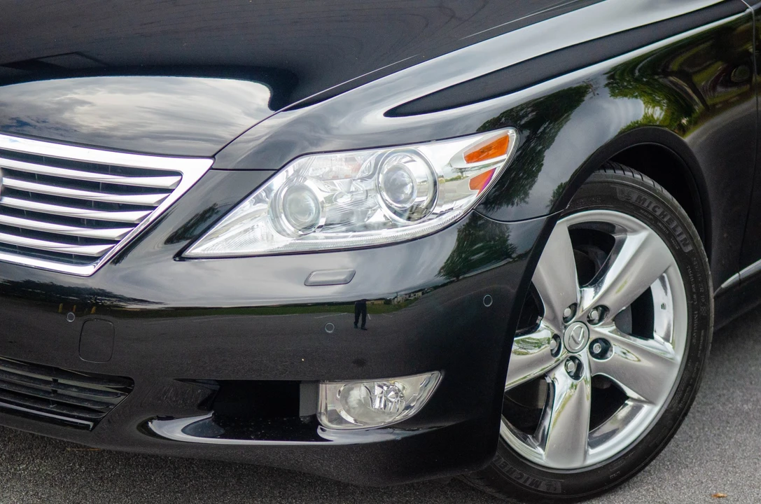 2012 Lexus LS 4th Gen - Image 21 of 31
