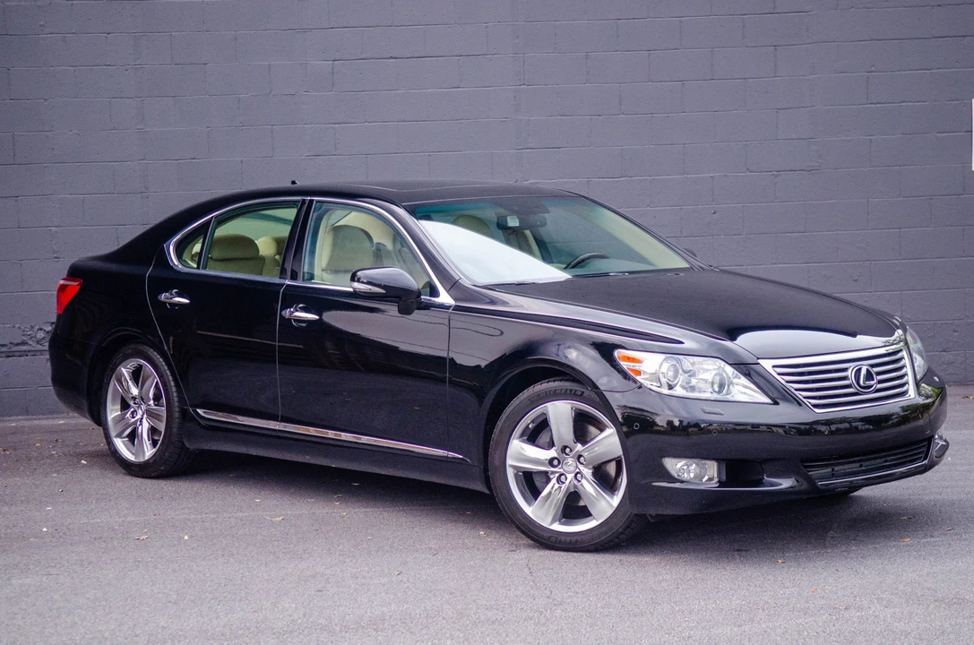 2012 Lexus LS 4th Gen - Image 13 of 31