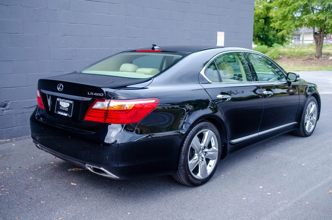 2012 Lexus LS 4th Gen - Image 17 of 31