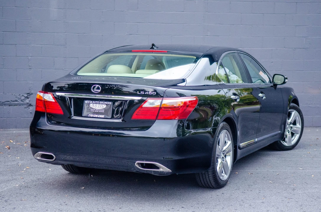 2012 Lexus LS 4th Gen - Image 18 of 31