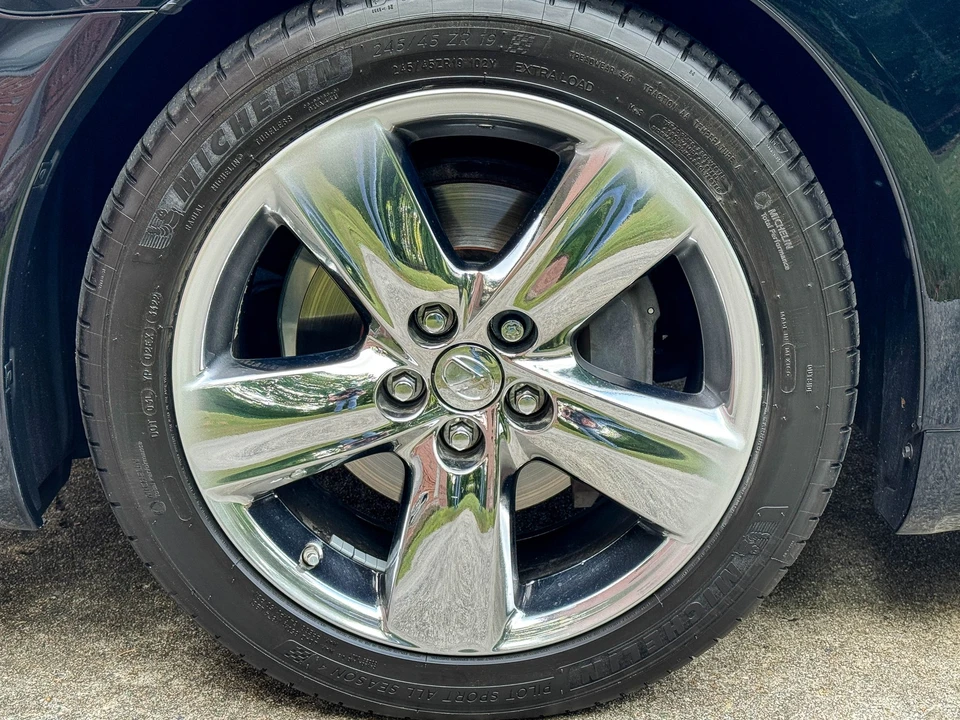 2012 Lexus LS 4th Gen - Image 24 of 31