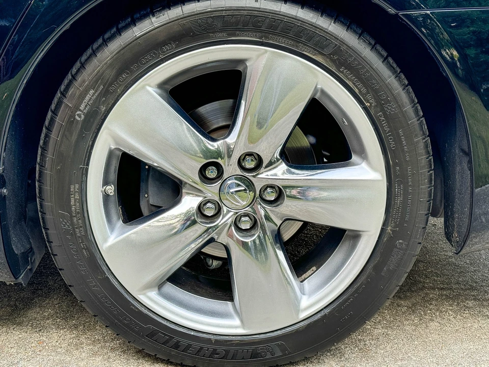 2012 Lexus LS 4th Gen - Image 25 of 31