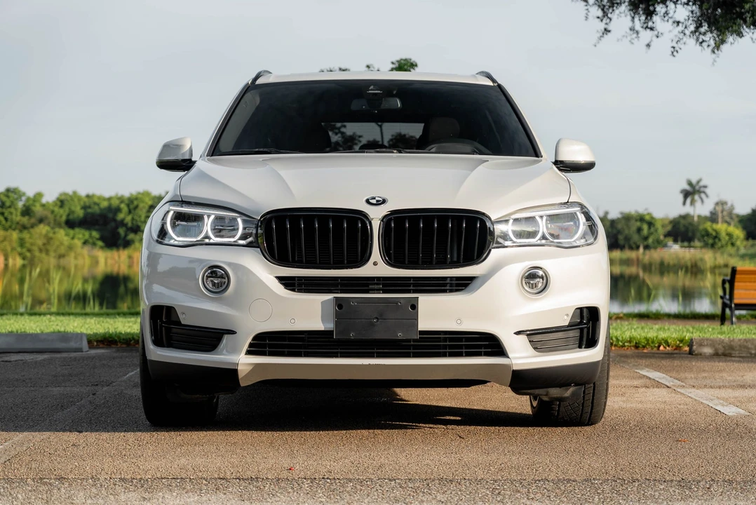2018 BMW - Image 2 of 31