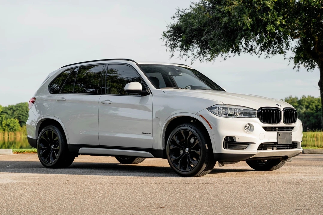 2018 BMW - Image 10 of 31