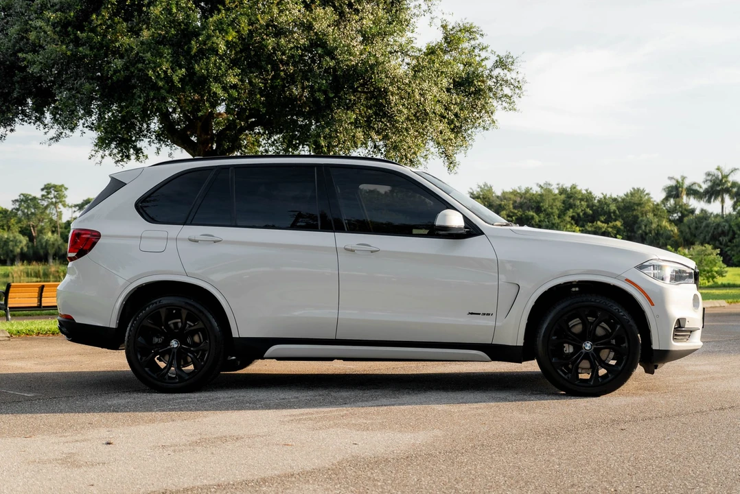 2018 BMW - Image 9 of 31