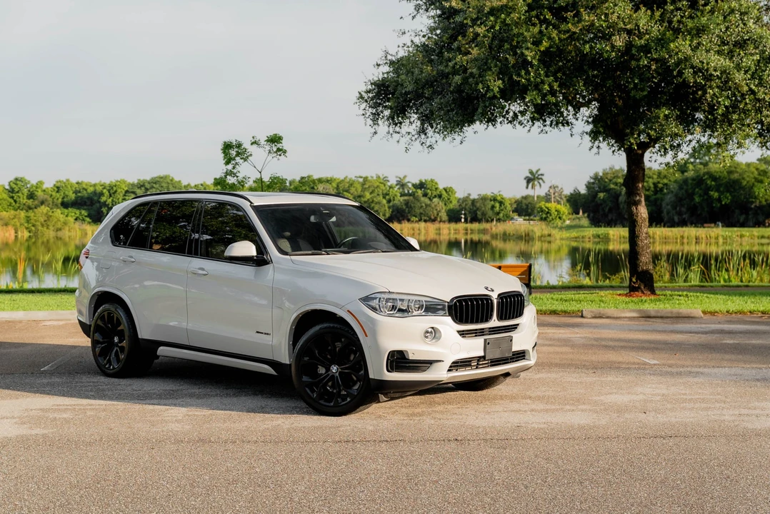 2018 BMW - Image 12 of 31
