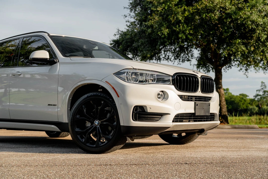 2018 BMW - Image 15 of 31