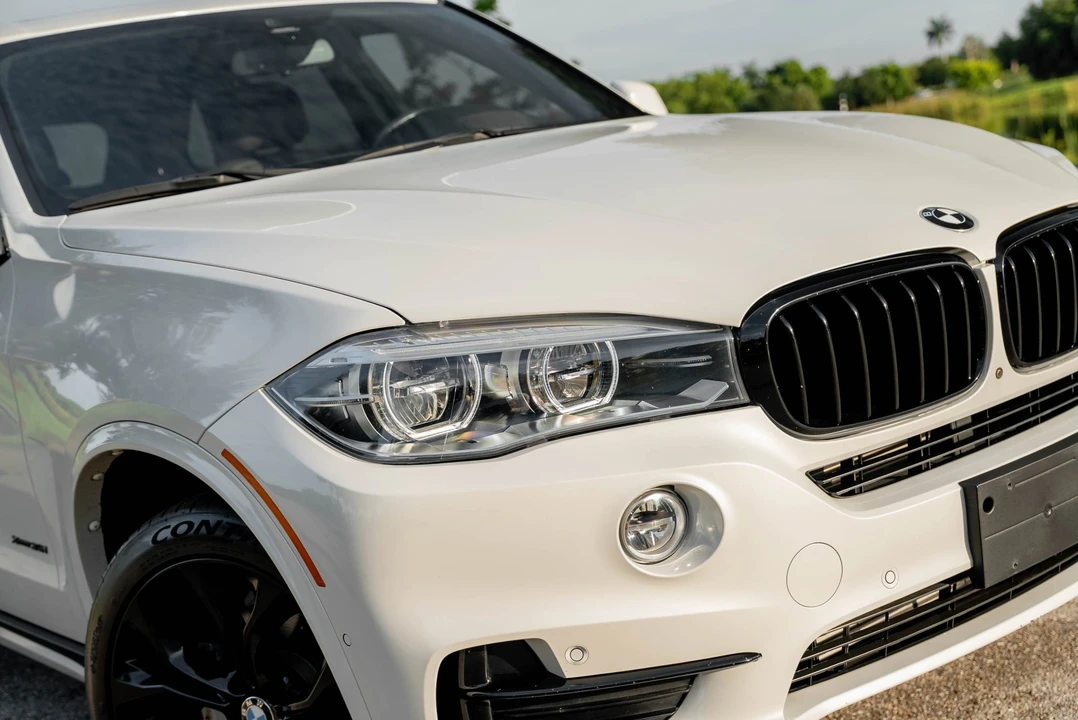 2018 BMW - Image 16 of 31