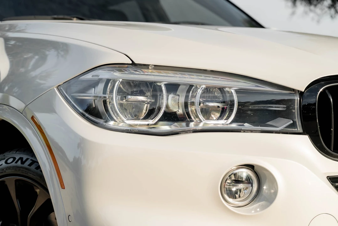 2018 BMW - Image 17 of 31