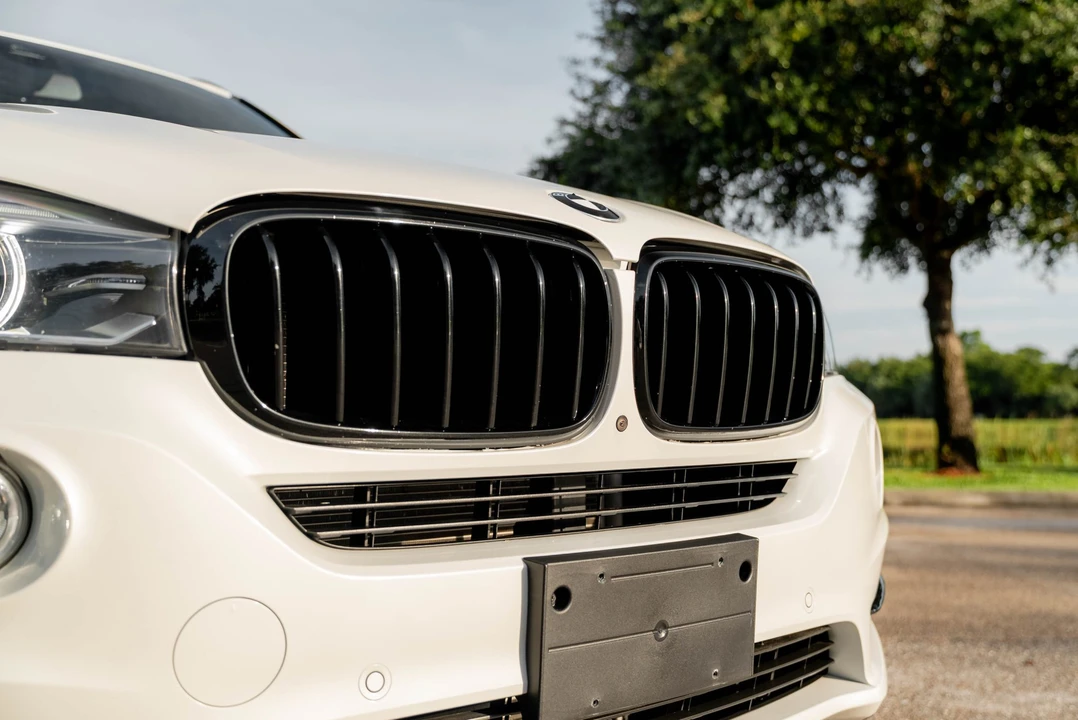 2018 BMW - Image 18 of 31