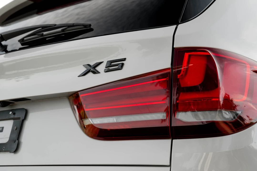 2018 BMW - Image 30 of 31
