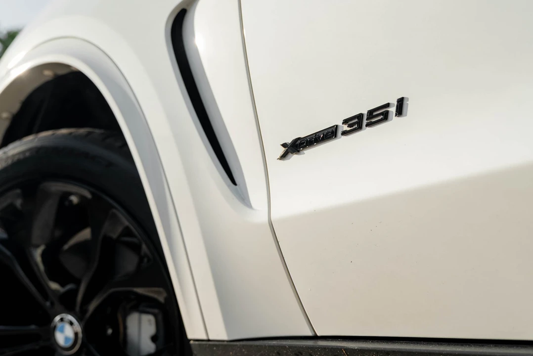 2018 BMW - Image 25 of 31