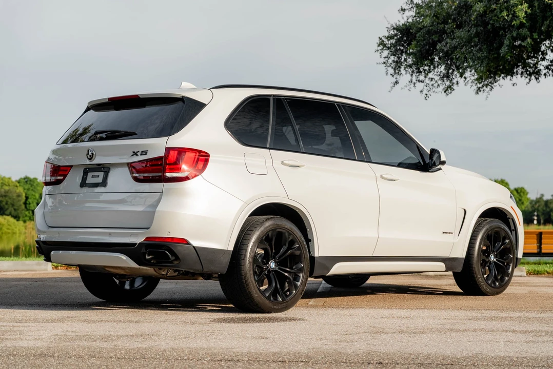 2018 BMW - Image 8 of 31