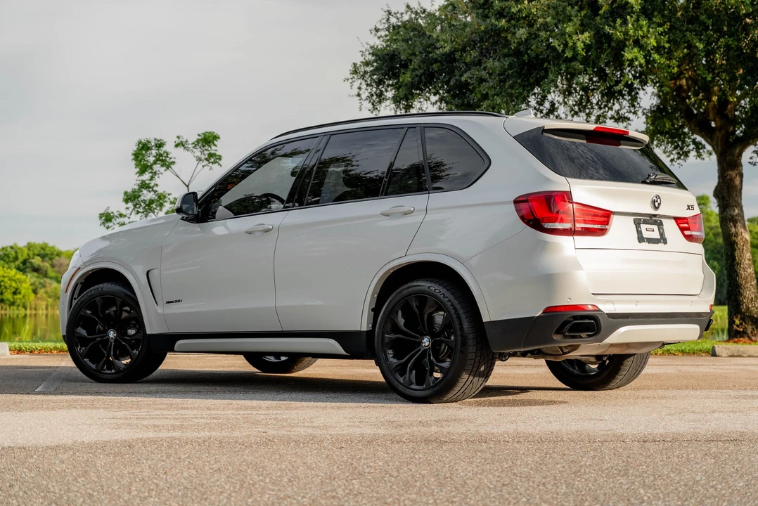 2018 BMW - Image 4 of 31