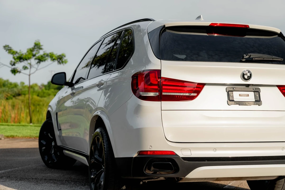 2018 BMW - Image 27 of 31
