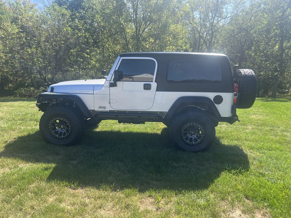 2005 Jeep TJ Wrangler - Image 17 of 31