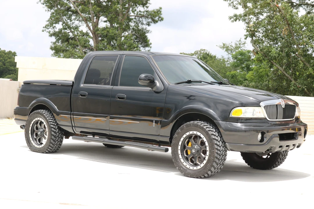2002 Lincoln Blackwood - Image 2 of 31