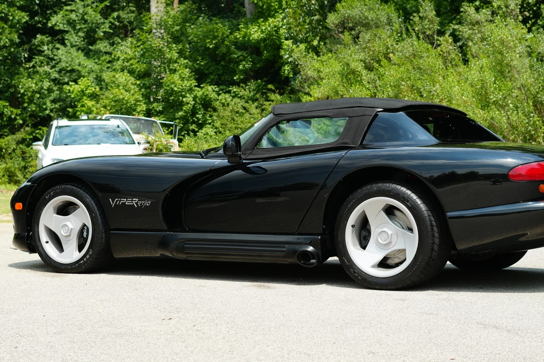 1994 Dodge Viper 1st Gen - Image 28 of 31
