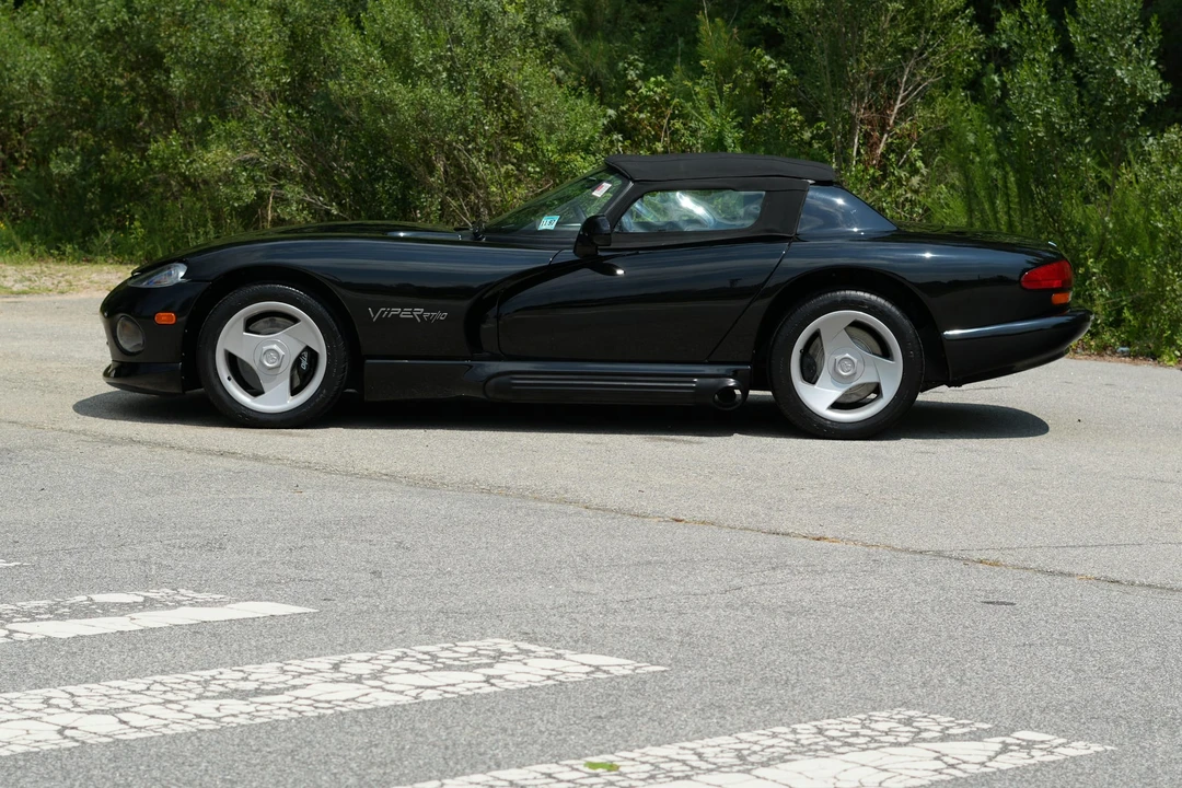 1994 Dodge Viper 1st Gen - Image 23 of 31