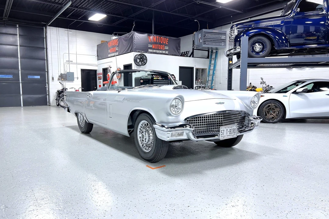 1957 Ford Thunderbird 1st Gen - Image 25 of 31
