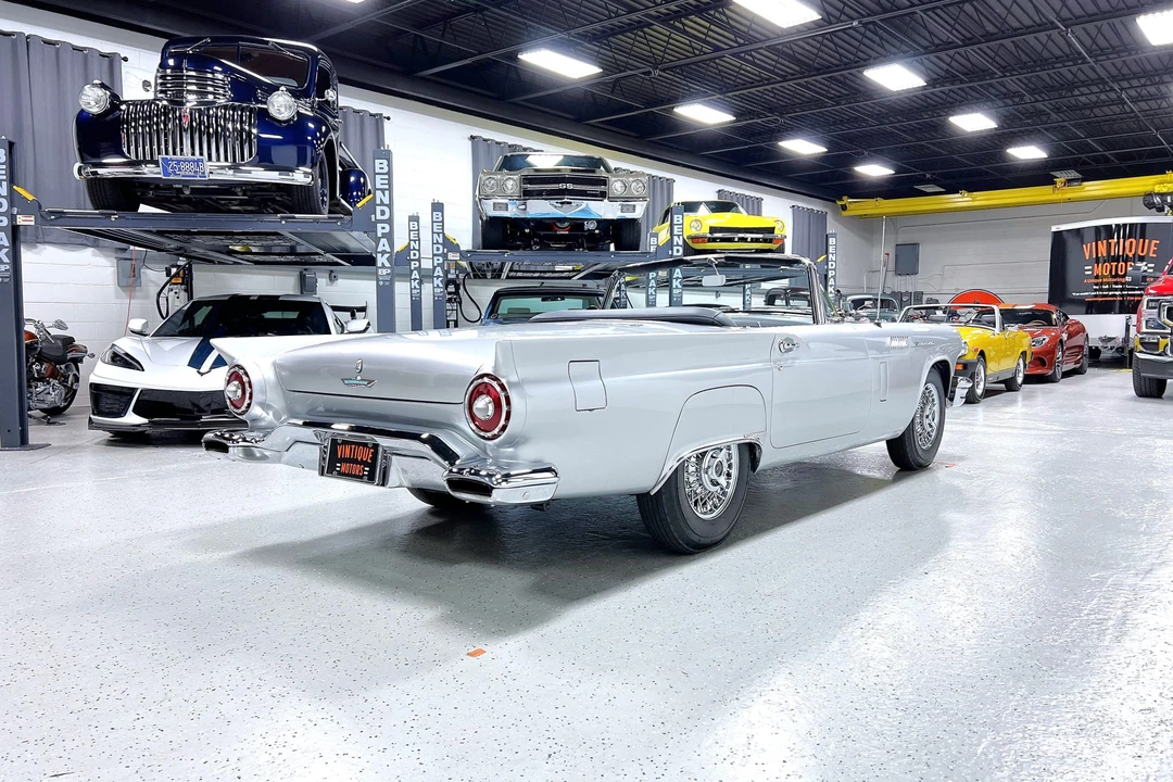 1957 Ford Thunderbird 1st Gen - Image 21 of 31