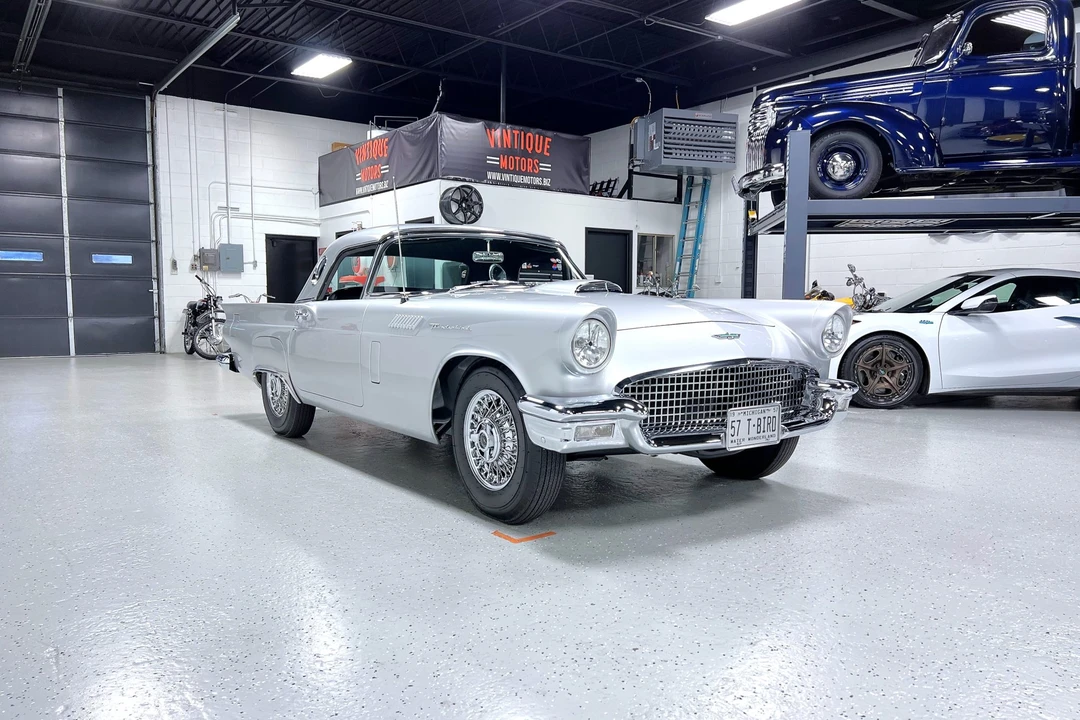 1957 Ford Thunderbird 1st Gen - Image 28 of 31