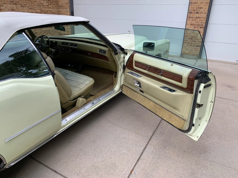 1976 Cadillac Eldorado 9th Gen - Image 28 of 31