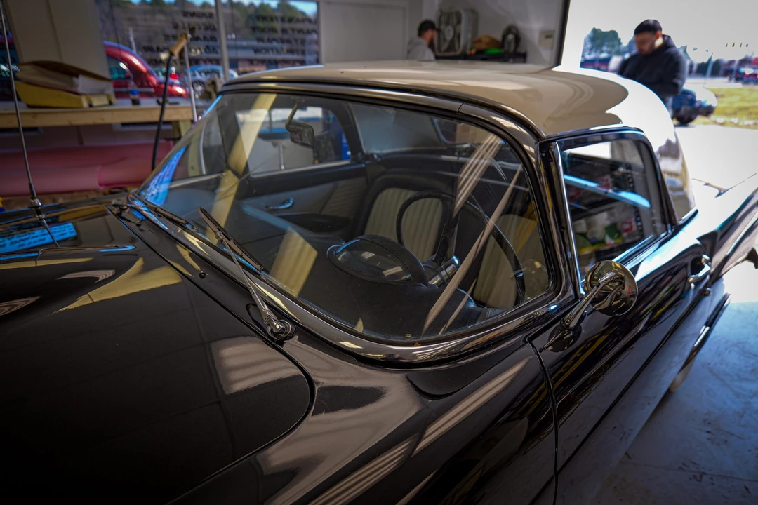 1955 Ford Thunderbird 1st Gen - Image 26 of 31