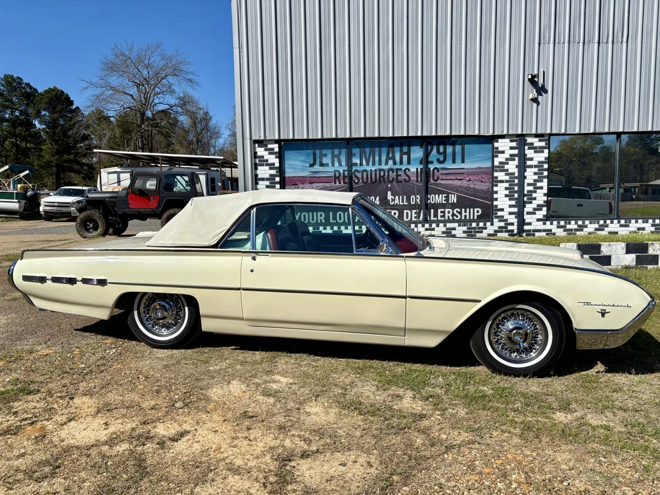 1962 Ford Thunderbird 3rd Gen - Image 18 of 31