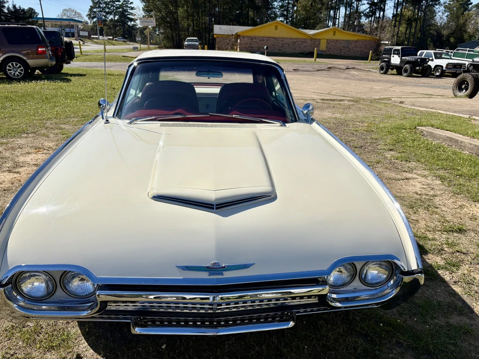 1962 Ford Thunderbird 3rd Gen - Image 14 of 31
