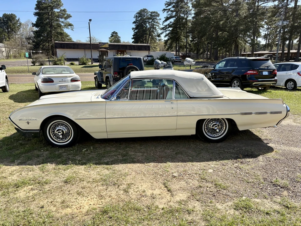 1962 Ford Thunderbird 3rd Gen - Image 16 of 31