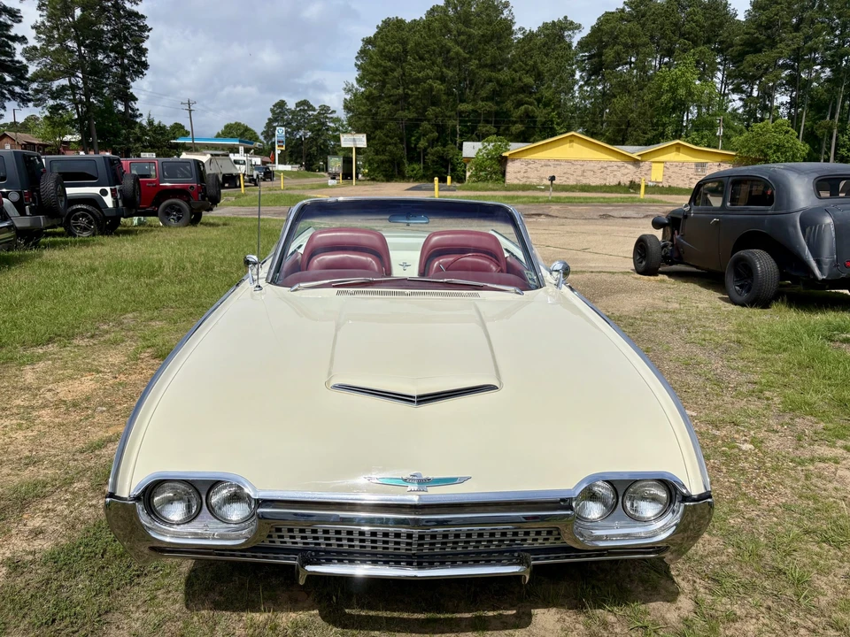 1962 Ford Thunderbird 3rd Gen - Image 4 of 31