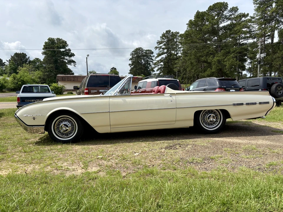1962 Ford Thunderbird 3rd Gen - Image 12 of 31